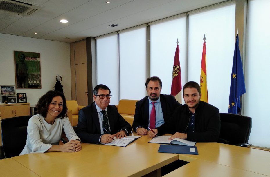 Firma-convenio-sociedad-sin-violencia-de-genero.-Unitel-tc-930x611