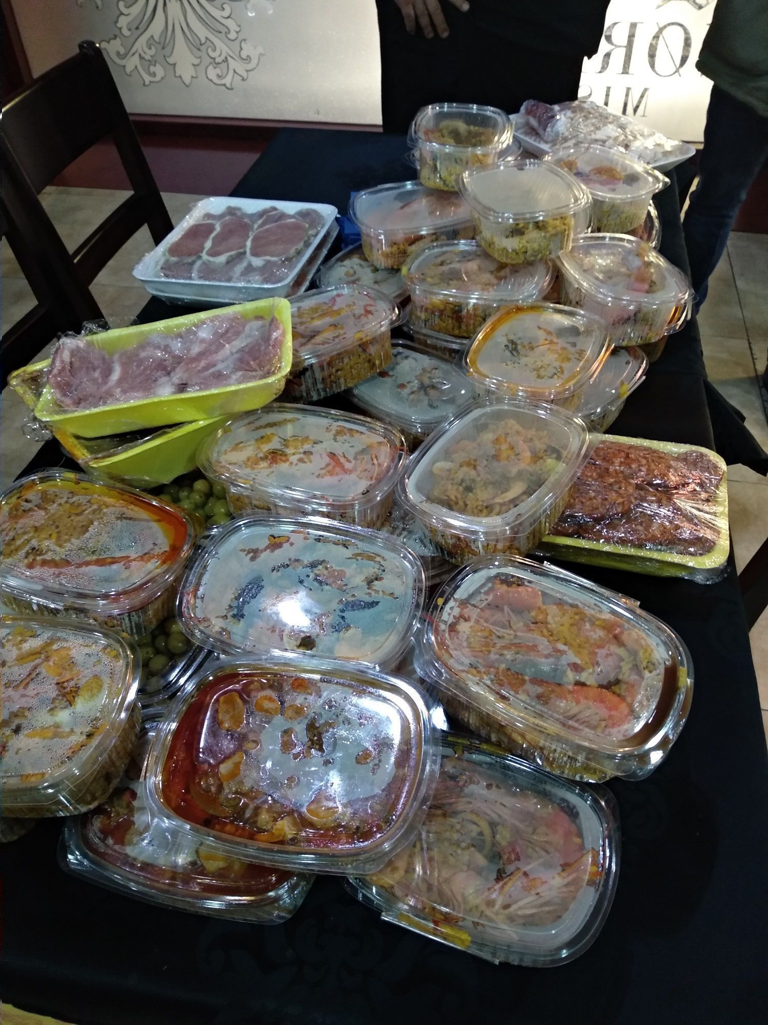 Comida benéfica para Mensajeros de la Paz