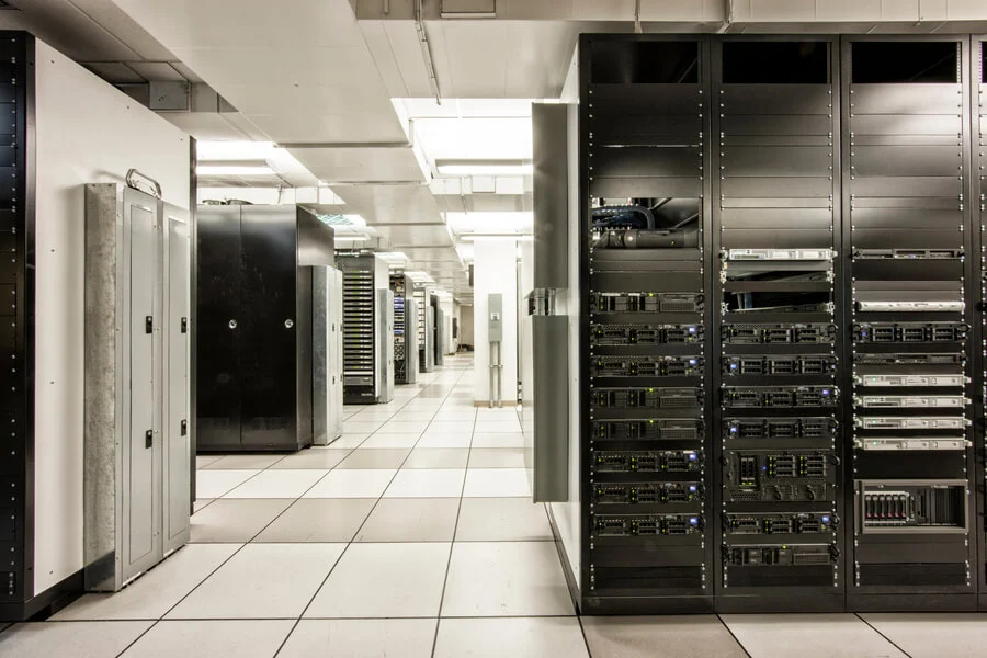 storage-racks-aligned-in-a-computer-server-room-2025-04-04-08-31-53-utc